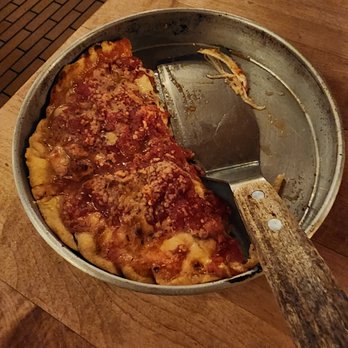 Lou Malnati's Pizzeria - Malnati Chicago Classic - Pizza Near Me - Midway, Illinois Lou Malnati's Pizzeria - Malnati Chicago Classic - Pizza Near Me - Midway, Illinois
