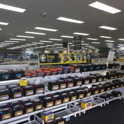 Autobarn Kawana Waters - Interior