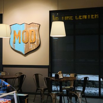 MOD Pizza - Inside dining w/ Mod Pizza wall art - Fast Food Near Me - Richland, Washington