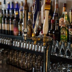 Redwood Steakhouse & Bar - Full Lounge