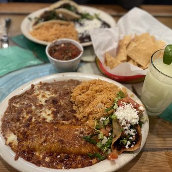 Enrique's Mexican Restaurant - Veggie taco/enchilada combo plate, like marg, and carne tacos. - Mexican Near Me - Long Beach, California Enrique's Mexican Restaurant - Veggie taco/enchilada combo plate, like marg, and carne tacos. - Mexican Near Me - Long Beach, California