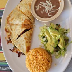 Tajumulquense Chapin - Campechano quesadilla meal
