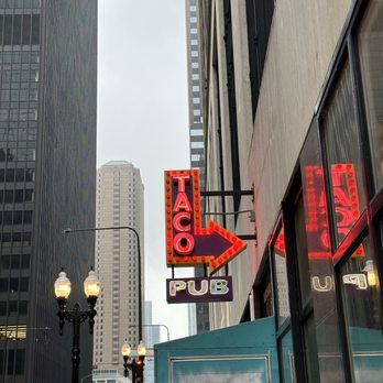 Broken English Taco Pub - The Loop - Street view outside - Mexican Near Me - Chicago, Illinois