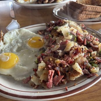 Southgate Grill - American Near Me - Southgate, Michigan