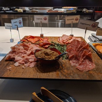 Ale & Compass Restaurant - Buffet - American Near Me - Orlando, Florida