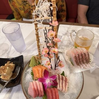Moonga Asian Bistro - House Sashimi - Asian Fusion Near Me - Kaneohe, Hawaii