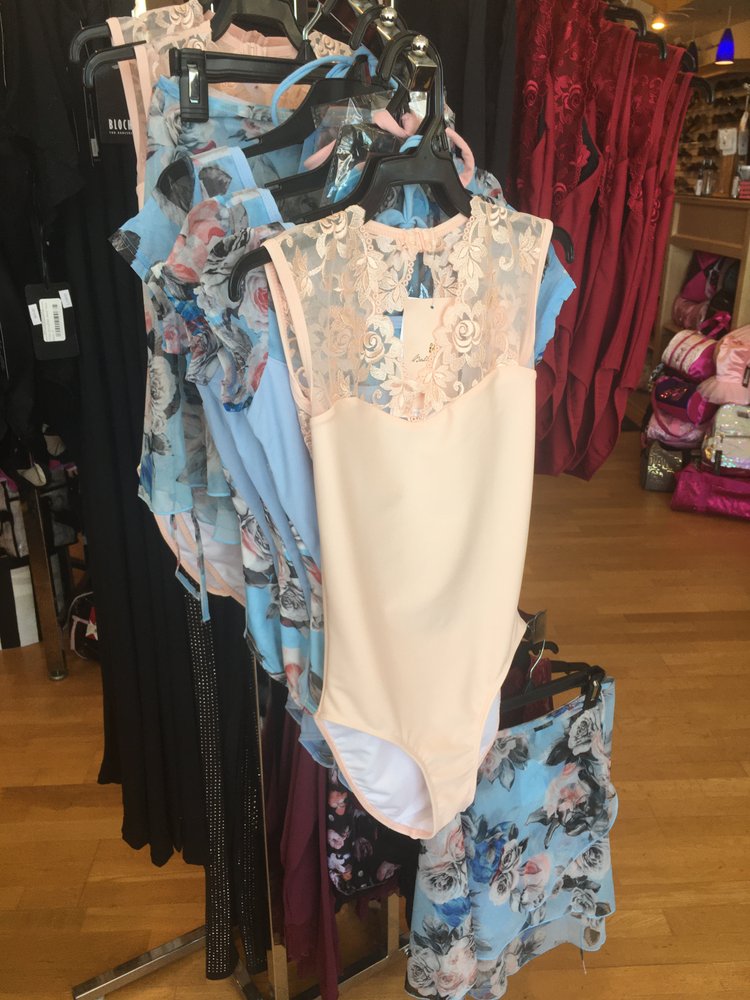 SHOW BIZ DANCEWEAR BOUTIQUE Updated October 2024 17 Photos 4427
