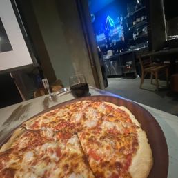 Prawn pizza and Shiraz