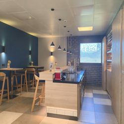 Holiday Inn Express - Small bar