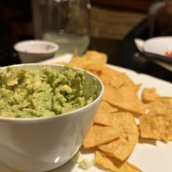 Frescana Mexican Bistro - Guacamole and Chips