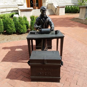 Human Sculptures on IU Campus - Ernie Pyle by Harold Langland (2014) - Public Art Near Me - Bloomington, Indiana Human Sculptures on IU Campus - Ernie Pyle by Harold Langland (2014) - Public Art Near Me - Bloomington, Indiana