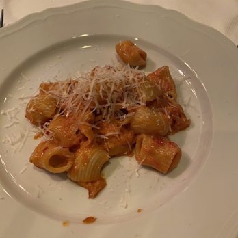 Carbone - Spicy Rigatoni Vodka (2 servings split into 4) - Italian Near Me - New York, New York