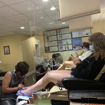 Golden Flower Nail Spa - Nail Salons Near Me - Bernardsville, New Jersey