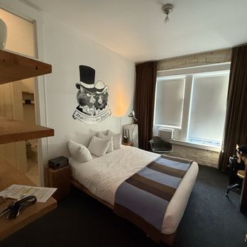 Ace Hotel - Room with a bathroom - Hotels Near Me - Seattle, Washington