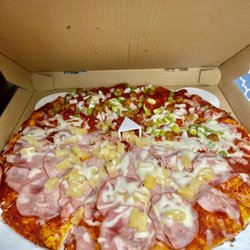 Fultano's Pizza - Half Large Hawaiian & Pepperoni/Sausage/Onion/Green Pepper - tasty and did not disappoint