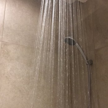 Porto Bay - Awesome ceiling shower head. - Hotels Near Me - Rio de Janeiro, RJ