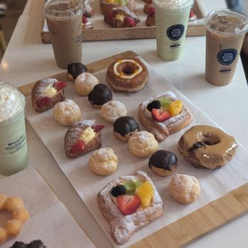 Paris Baguette - Bakeries Near Me - Toronto, Ontario Paris Baguette - Bakeries Near Me - Toronto, Ontario