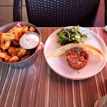Q-de-Sac - Calamari and appetizer beef tartar - Gastropubs Near Me - Quebec City, Quebec Q-de-Sac - Calamari and appetizer beef tartar - Gastropubs Near Me - Quebec City, Quebec