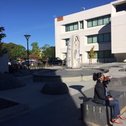 WIC Clinic - Vallejo - Statue in front of building