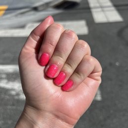 Gel manicure by Henry