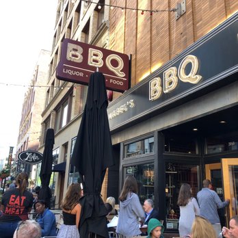 Mabel's BBQ - Excellent outside dining area! - Barbeque Near Me - Cleveland, Ohio