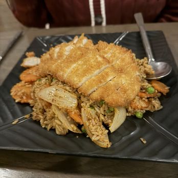 Check In Thai Cuisine - Fried chicken rice - Thai Near Me - Middleborough, Massachusetts
