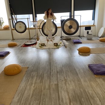 Hallowed Ground - Adrienne sound bath room at Hallowed Ground. - Meditation Centers Near Me - Marina del Rey, California Hallowed Ground - Adrienne sound bath room at Hallowed Ground. - Meditation Centers Near Me - Marina del Rey, California