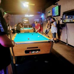 Dingers Sports Bar & Grill