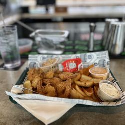 Breaker Breaker - Fried shrimp platter