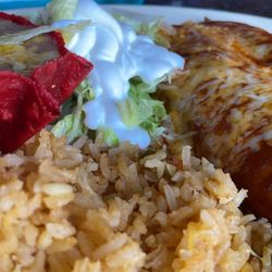La Casita's Grill and SeaFood - Chicken enchiladas