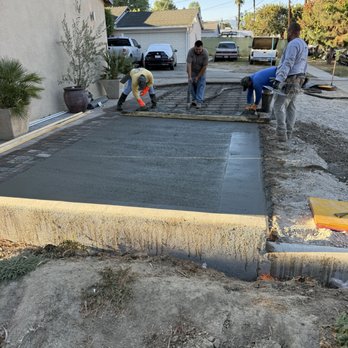 Prime Hardscape - Pouring concrete. - Masonry/Concrete Near Me Prime Hardscape - Pouring concrete. - Masonry/Concrete Near Me