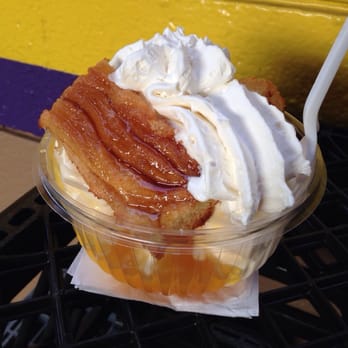 Page's - Cinnamon roll sundae w/ butterscotch--too bad they didn't have any maple syrup! - Ice Cream & Frozen Yogurt Near Me - Pittsburgh, Pennsylvania