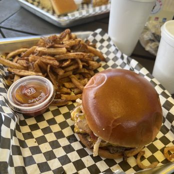 The Yardery - Yardery Burger - American Near Me - Sanford, Florida The Yardery - Yardery Burger - American Near Me - Sanford, Florida