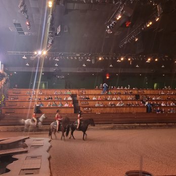 Dolly Parton's Stampede - Performing Arts Near Me - Pigeon Forge, Tennessee