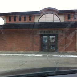 Metra Metropolis Rail - Wilmette metra station