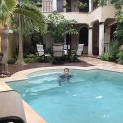 Hotel Marionetas - Pool area in front of rooms 1 through 6