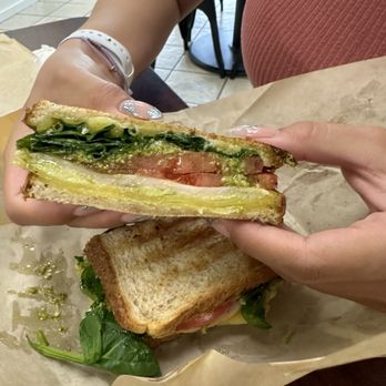 Aloha Craft Cafe - Turkey pesto with avocado - Sandwiches Near Me - Lihue, Hawaii