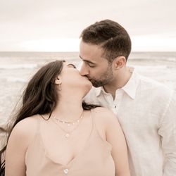Kenna Shea Photography - Lovely maternity Session by the beach