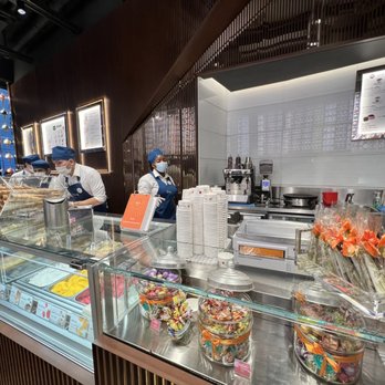Venchi - Chocolatiers & Shops Near Me - New York, New York