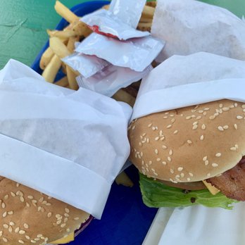 Burger Barn - Burgers and a regular fries to share - Burgers Near Me - Bridgeport, California