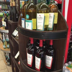 Sara's Food Mart - Gallo mmm