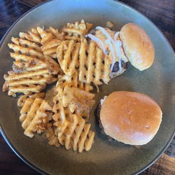 Coyote Bar & Grill - Beef sliders pimento cheese