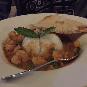 Hooligan's - Sweet Thai bowl - Sports Bars Near Me - Barrie, Ontario