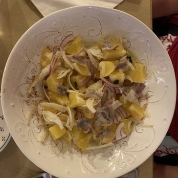 Zenzero - Salade van sinaasappel, ansjovis, rode ui en venkel - Vegan Near Me - Siracusa, SR