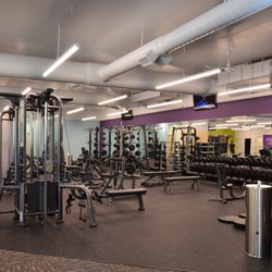Anytime Fitness - Free weights