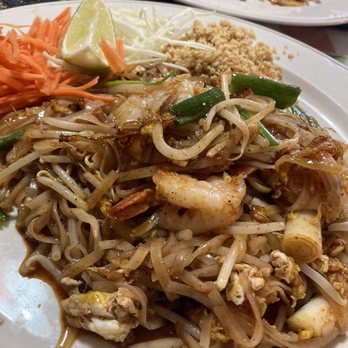 M Thai Kitchen - Shrimp pad thai was delicious - Thai Near Me - Edgewater, Maryland