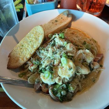 Aquarium Restaurant - Cajun pasta - Seafood Near Me - Kemah, Texas