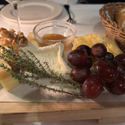 Lutter & Wegner - Lutter & Wegner am Gendarmenmarkt | Weinhandlung | Bissl Käse