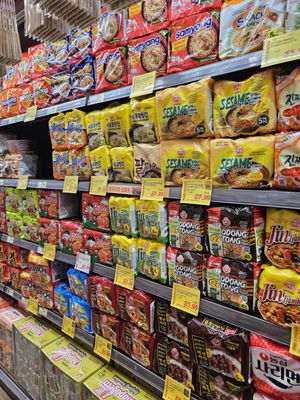 H Mart Northern 156 by null