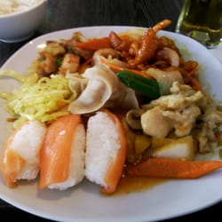 Asia Kitchen - All you can eat - nigiri, chicken Thai curry, pork dumplings,  asiatischer krautsalat
